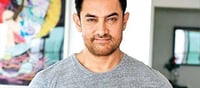 आमिर खानने पिठाच्या पाकिटातून गरिबांना पैसे वाटले नाहीत. त्या व्हायरल मेसेजच सत्य